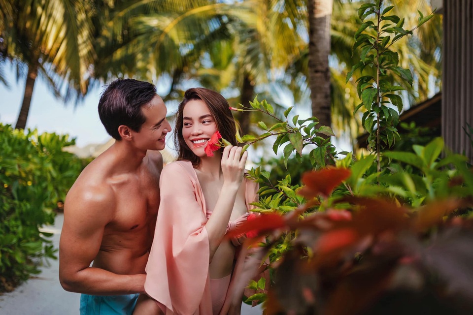 Hồ Ngọc Hà và Kim Lý chia sẻ ảnh tuyệt đẹp trên bãi biển Maldives - 9 Hồ Ngọc Hà và Kim Lý chia sẻ ảnh tuyệt đẹp trên bãi biển Maldives - 9