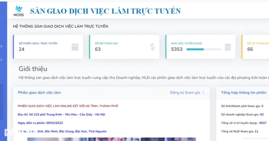 Người lao động ngồi bất cứ đâu cũng có thể tìm kiếm việc làm - 1 Người lao động ngồi bất cứ đâu cũng có thể tìm kiếm việc làm - 1
