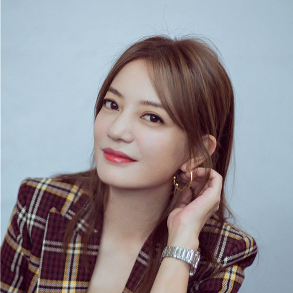 Triệu Vy bất ngờ xoá bỏ hình ảnh ông xã trên trang cá nhân - 1 Triệu Vy bất ngờ xoá bỏ hình ảnh ông xã trên trang cá nhân - 1