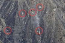 Máy bay chở 150 người vỡ vụn trên núi, không ai sống sót