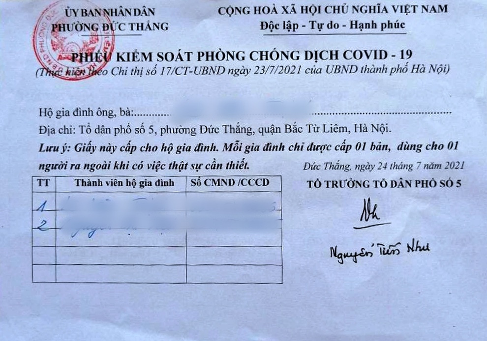 Hà Nội: Phường phát phiếu ra đường cho 2.500 hộ dân - 1 Hà Nội: Phường phát phiếu ra đường cho 2.500 hộ dân - 1