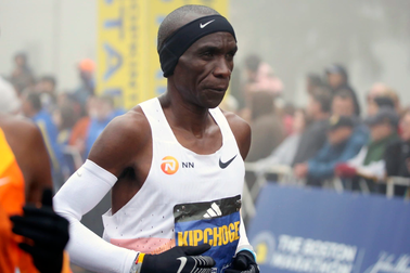 Kipchoge gây bất ngờ khi không giành huy chương tại Boston Marathon 2023