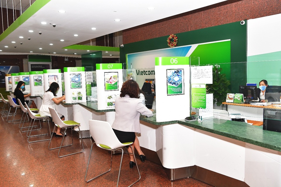 Vietcombank công bố giảm đồng loạt lãi suất tiền vay đợt 2 cho khách hàng bị ảnh hưởng bởi dịch Covid-19 - 2 Vietcombank công bố giảm đồng loạt lãi suất tiền vay đợt 2 cho khách hàng bị ảnh hưởng bởi dịch Covid-19 - 2