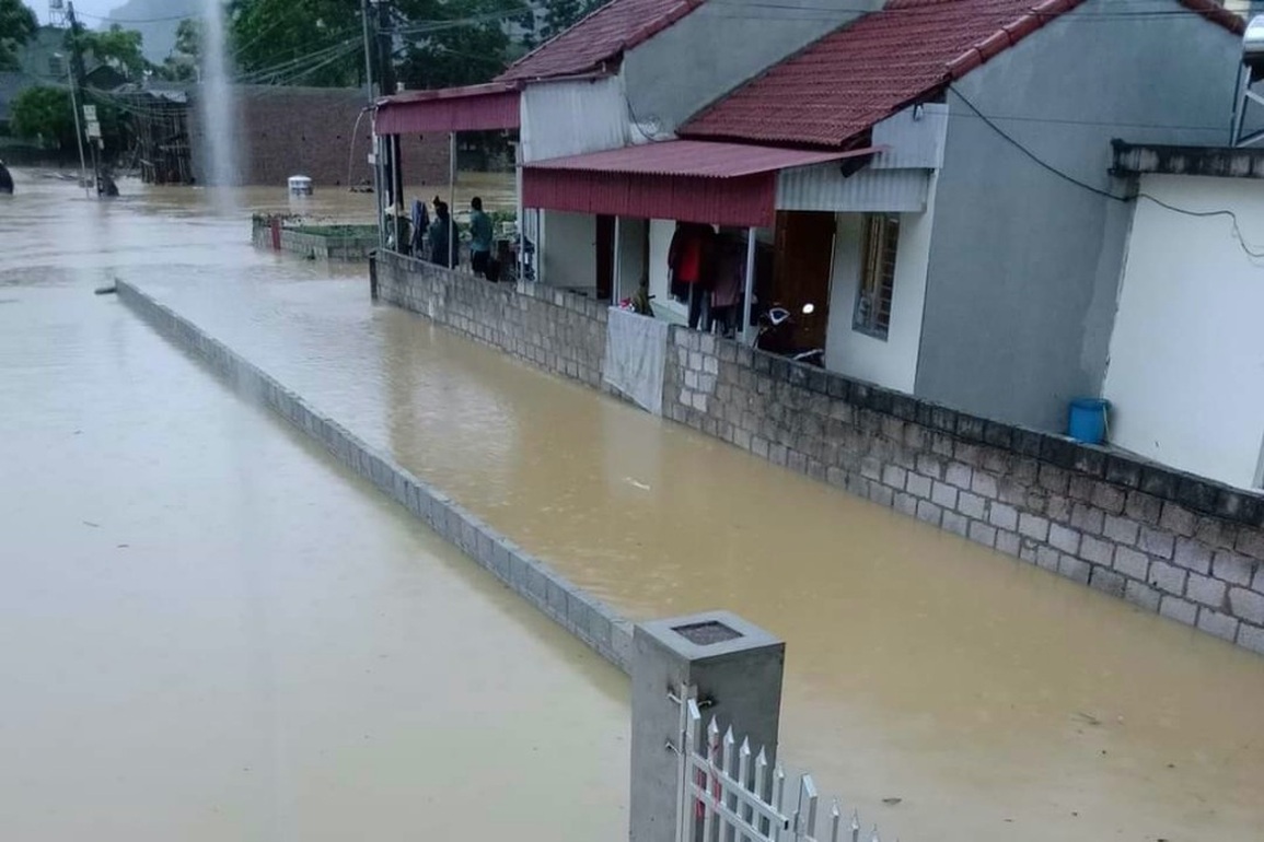 Lạng Sơn đường ngập như sông, một người thiệt mạng vì mưa lớn - 6 Lạng Sơn đường ngập như sông, một người thiệt mạng vì mưa lớn - 6