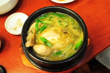 Bổ dưỡng món gà tần sâm xứ Kim Chi