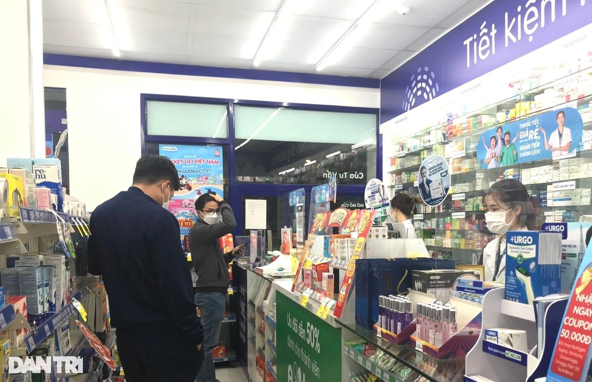 F0 vẫn đi làm, ra đường ship hàng, mua đồ - 1 F0 vẫn đi làm, ra đường ship hàng, mua đồ - 1