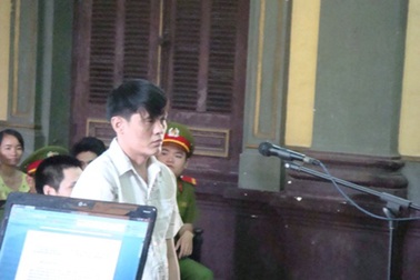 Con nghiện chém cả mẹ, vợ và con gái