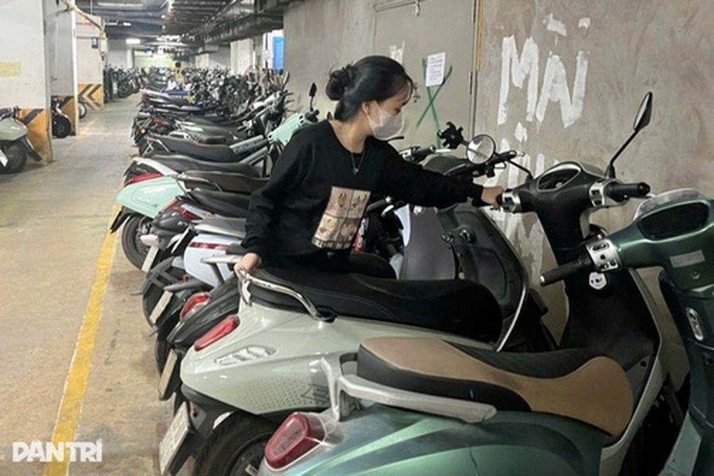 Diễn biến mới vụ chung cư HH Linh Đàm cấm cư dân gửi xe điện - 1