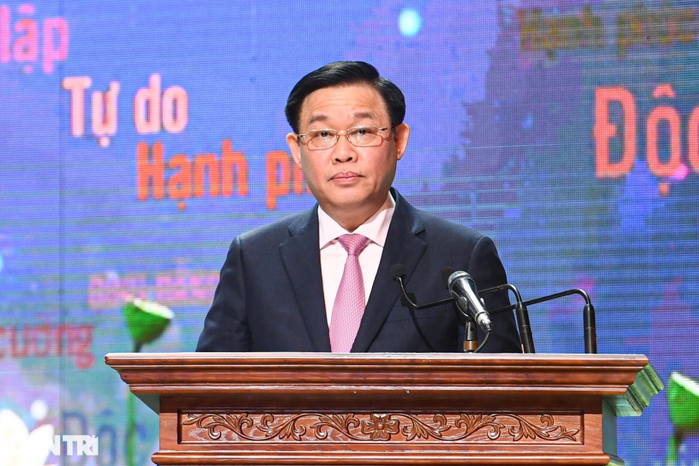 Chủ tịch Quốc hội: Gắn việc học tập, làm theo Bác với hệ giá trị quốc gia - 1 Chủ tịch Quốc hội: Gắn việc học tập, làm theo Bác với hệ giá trị quốc gia - 1