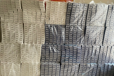 Kiểm tra ô tô đậu ven đường, phát hiện 14.000 gói thuốc lá ngoại nhập lậu