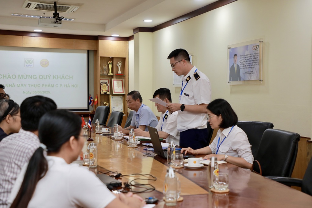 Kiểm tra nhà máy chế biến thịt gà của Công ty C.P. tại Hà Nội - 1 Kiểm tra nhà máy chế biến thịt gà của Công ty C.P. tại Hà Nội - 1