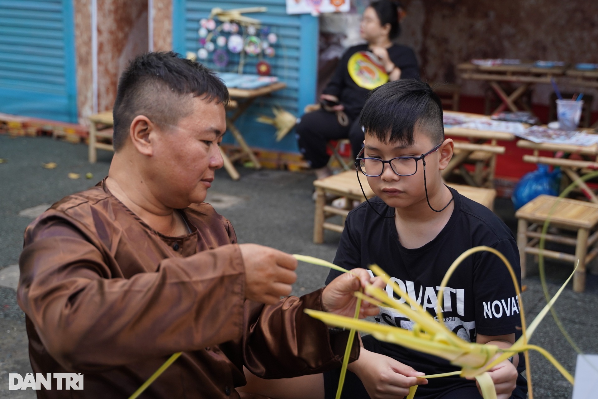 Tết Đoan Ngọ, hóa thân thành “nghệ nhân nhí” giữa lòng TPHCM - 2 Tết Đoan Ngọ, hóa thân thành “nghệ nhân nhí” giữa lòng TPHCM - 2