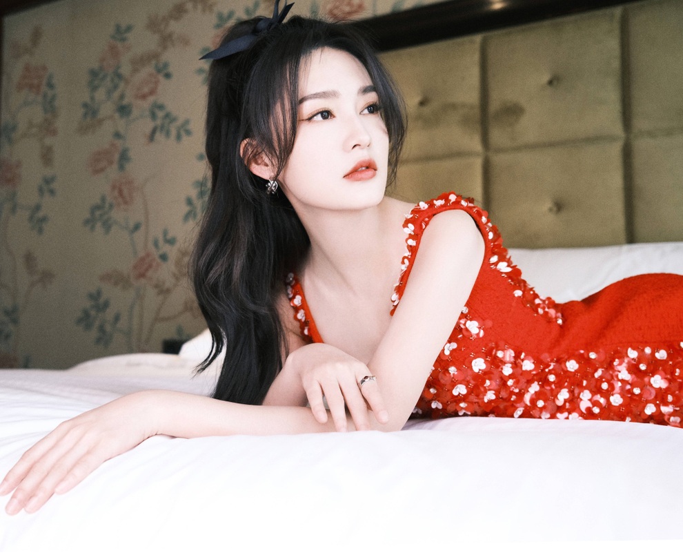Lý Thấm: Đóa hoa xinh đẹp chờ ngày nở rộ - 9 Lý Thấm: Đóa hoa xinh đẹp chờ ngày nở rộ - 9