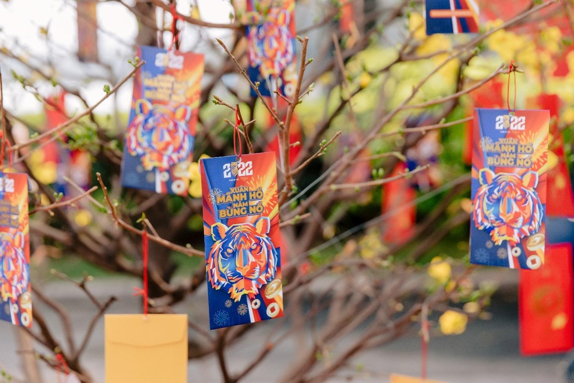 Ngắm mãnh hổ bùng nổ sắc màu tại Hội hoa xuân Phú Mỹ Hưng - 12 Ngắm mãnh hổ bùng nổ sắc màu tại Hội hoa xuân Phú Mỹ Hưng - 12