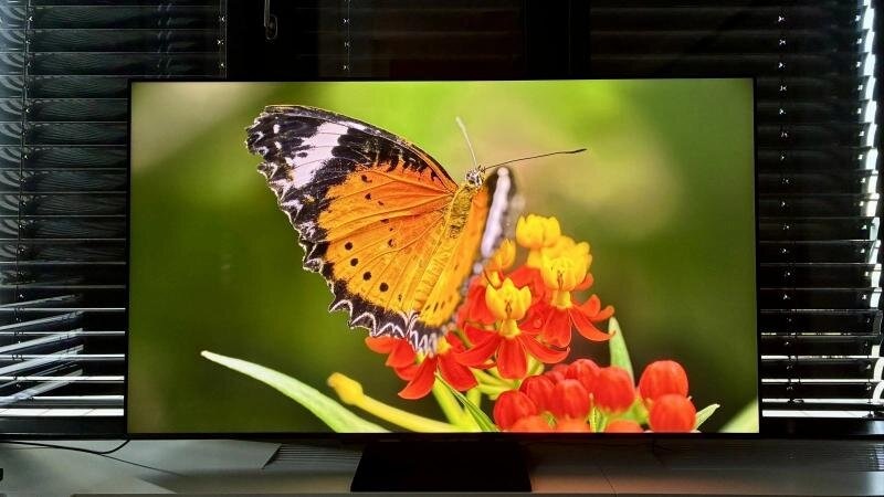 Tivi MiniLED LG 65QNED92ASA có thể cạnh tranh với Samsung và Sony ở phân khúc tầm trung hay không?