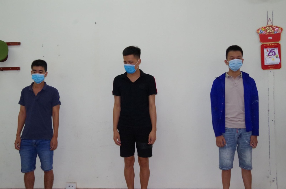 Phá đường dây cá độ bóng đá qua mạng mùa Euro hơn 20 tỷ đồng - 2 Phá đường dây cá độ bóng đá qua mạng mùa Euro hơn 20 tỷ đồng - 2