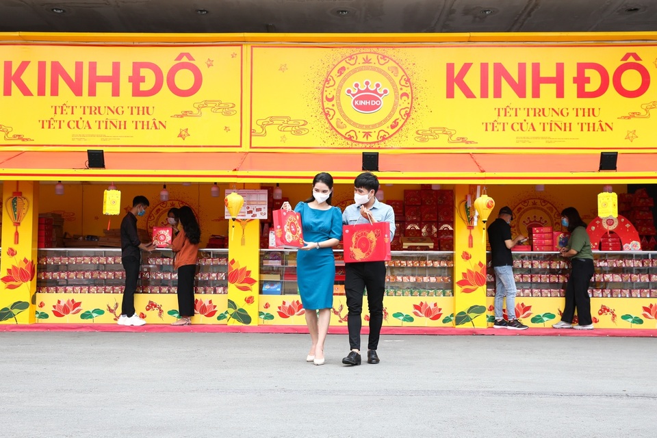 Thị trường bánh trung thu sôi động dù dịch bệnh vẫn còn - 3 Thị trường bánh trung thu sôi động dù dịch bệnh vẫn còn - 3
