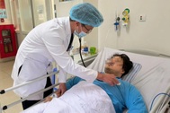 Bác sĩ tại Đà Nẵng cứu sống du khách Hàn Quốc bị sốc tim, suy hô hấp