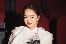 Kaity Nguyễn: "Tôi che mắt khi xem cảnh nóng của mình"