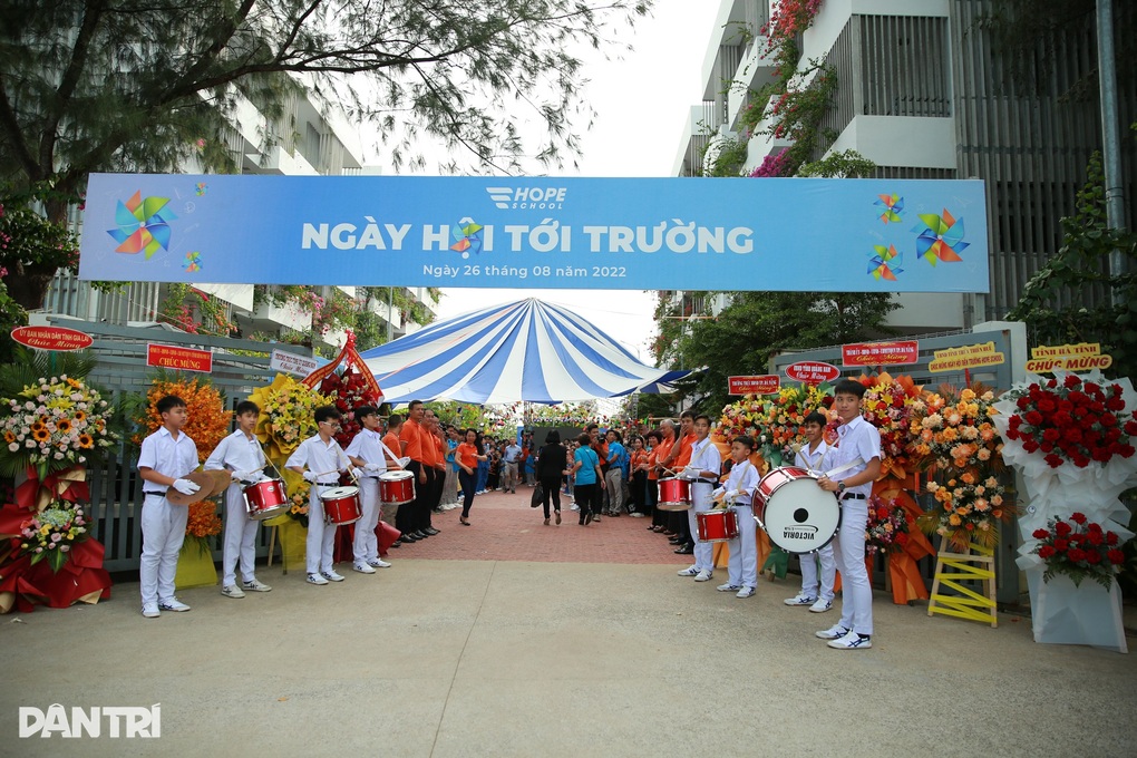 Chủ tịch nước Nguyễn Xuân Phúc dự khai giảng Trường Hy Vọng - 2 Chủ tịch nước Nguyễn Xuân Phúc dự khai giảng Trường Hy Vọng - 2