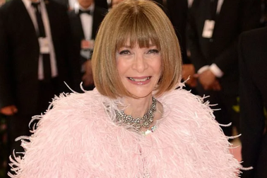 “Đừng mua sắm bạt mạng, hãy tặng lại quần áo cho... con cháu”