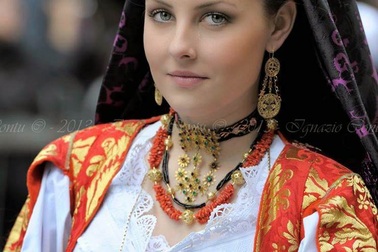 Hàng trăm ngôi nhà ở thị trấn ven biển được rao bán với giá 1 Euro/căn