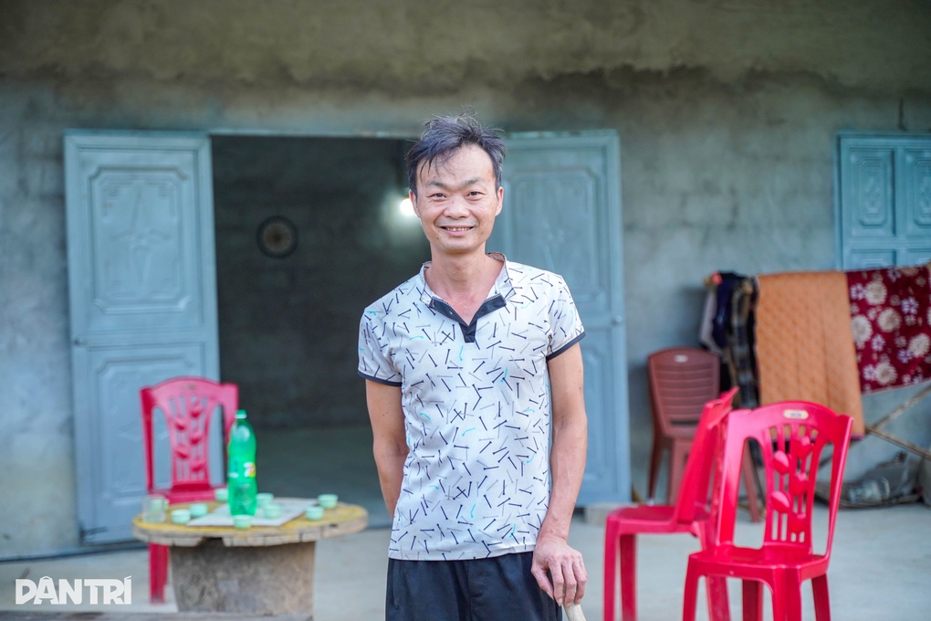 Bạn đọc Dân trí giúp 2 mẹ con cụ bà nghèo khó có ngôi nhà Nhân ái vững chãi - 4 Bạn đọc Dân trí giúp 2 mẹ con cụ bà nghèo khó có ngôi nhà Nhân ái vững chãi - 4