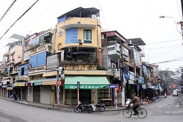 Xinh đẹp, giỏi giang tôi vẫn "toát mồ hôi" khi làm dâu phố cổ