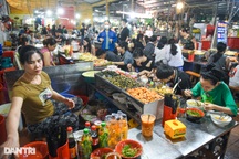 Một ngày Hải Phòng: Ăn chục món, tráng miệng vài lần chỉ hết 500 nghìn đồng