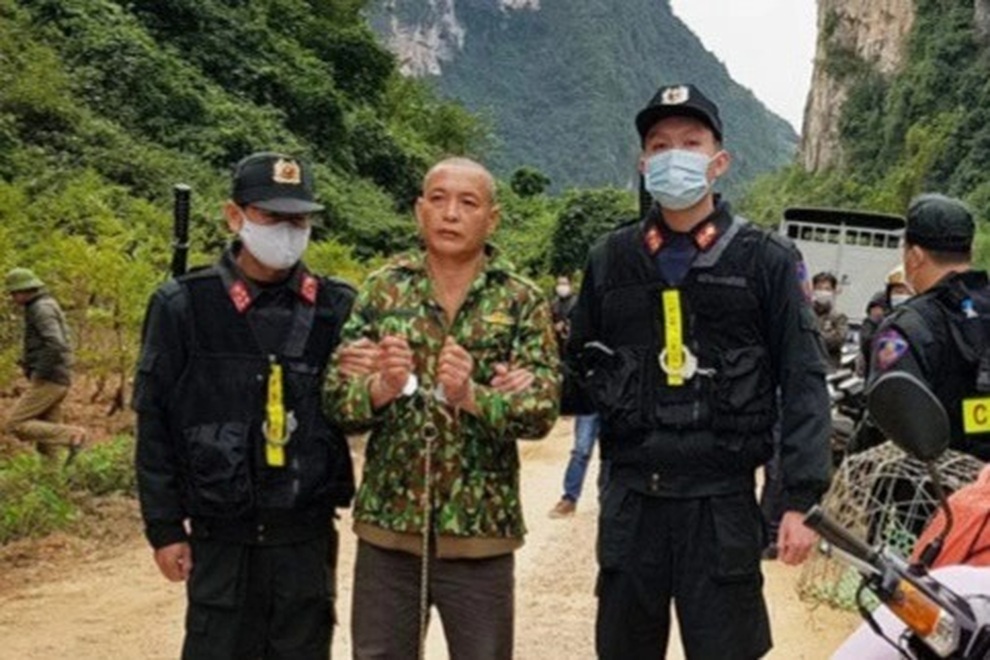 Bắt nghi phạm sát hại người phụ nữ bán gà, giấu xác ở vách núi - 1 Bắt nghi phạm sát hại người phụ nữ bán gà, giấu xác ở vách núi - 1