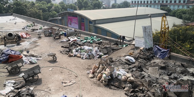 Cháy Cung Việt Xô, sập sân khấu, thiết bị đêm nhạc Quang Hà thành than - Ảnh 23. Cháy Cung Việt Xô, sập sân khấu, thiết bị đêm nhạc Quang Hà thành than - Ảnh 23.