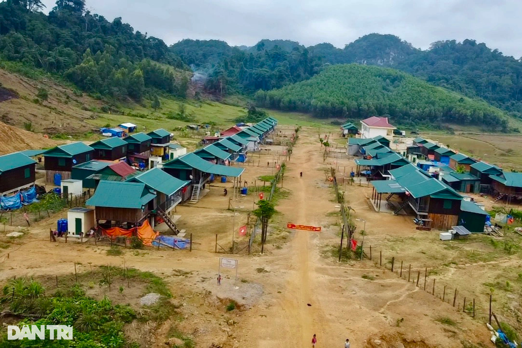 Cuộc sống mới của 34 hộ dân người Bru-Vân Kiều giữa đại ngàn Trường Sơn - 1 Cuộc sống mới của 34 hộ dân người Bru-Vân Kiều giữa đại ngàn Trường Sơn - 1