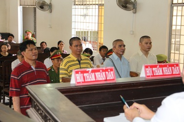 2 án tử hình cho đường dây buôn bán heroin xuyên biên giới