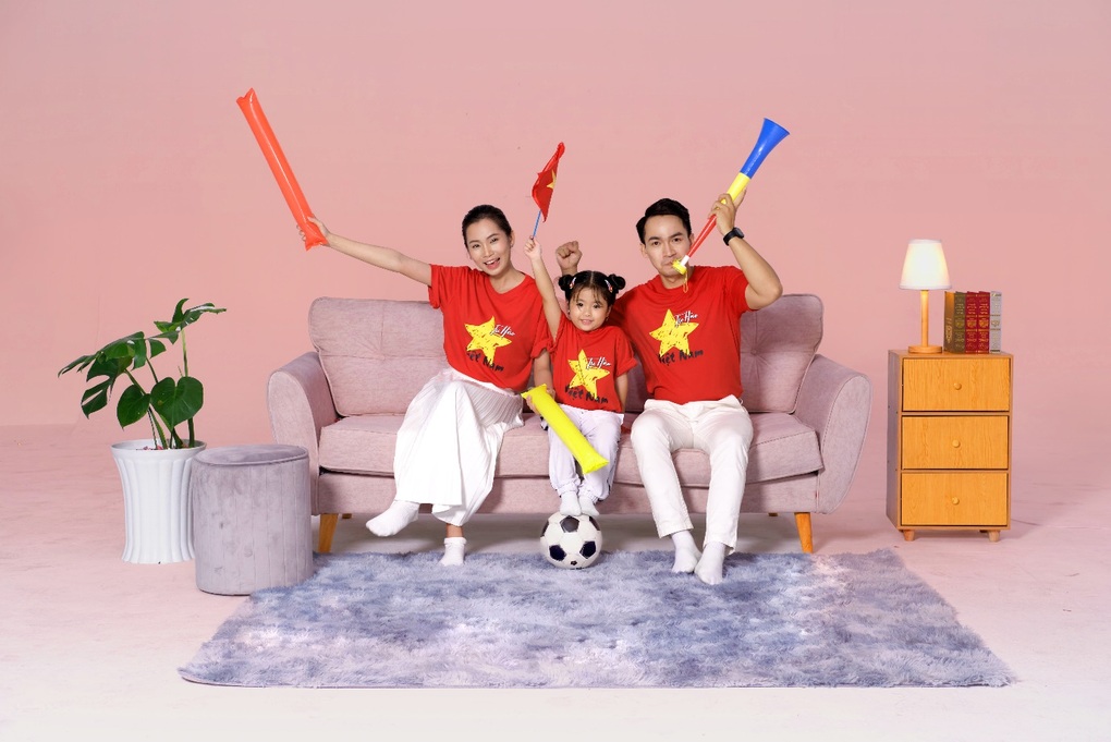 FPT Play mở bán mẫu áo cổ vũ tinh thần đội tuyển bóng đá Việt Nam - 5 FPT Play mở bán mẫu áo cổ vũ tinh thần đội tuyển bóng đá Việt Nam - 5