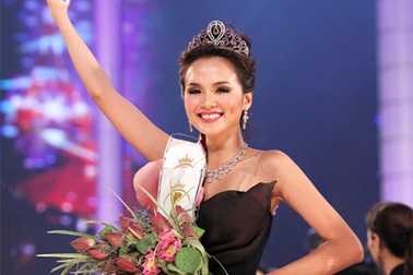 BTC cuộc thi Hoa hậu Thế giới Người Việt 2010 chính thức lên tiếng về trường hợp của Hoa hậu Lưu Thị Diễm Hương