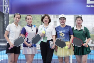 Những bóng hồng rạng rỡ, khỏe khoắn đổ bộ giải pickleball Dân trí 20 năm - 12