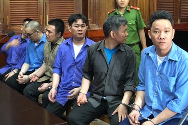 Bắt cóc người giữa trung tâm TPHCM, đưa sang Campuchia để uy hiếp đòi nợ