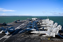 Tàu sân bay Mỹ tới "điểm nóng", Israel nhận lô vũ khí đầu tiên