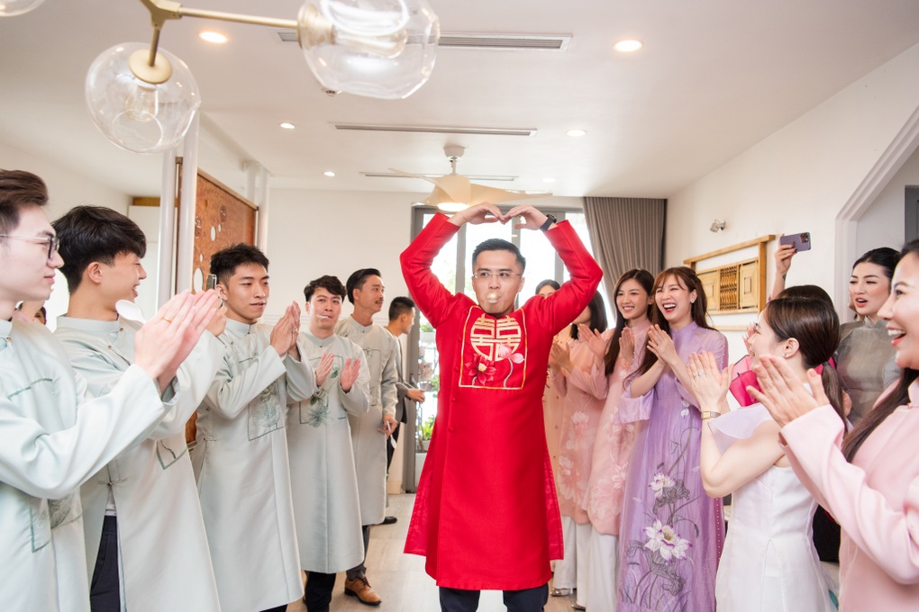 Chú rể lái xế độc, vượt nhiều thử thách để rước Hoa hậu Ngọc Hân về dinh - 8 Chú rể lái xế độc, vượt nhiều thử thách để rước Hoa hậu Ngọc Hân về dinh - 8
