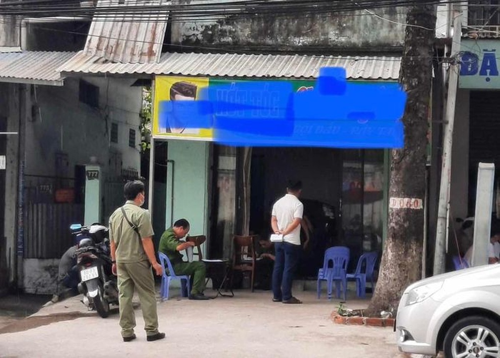 Nữ chủ tiệm hớt tóc nam tử vong với nhiều vết đâm - 1 Nữ chủ tiệm hớt tóc nam tử vong với nhiều vết đâm - 1