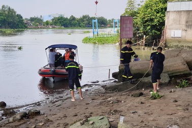 Bị đòi nợ kiểu “xã hội đen”, một người nhảy xuống sông mất tích
