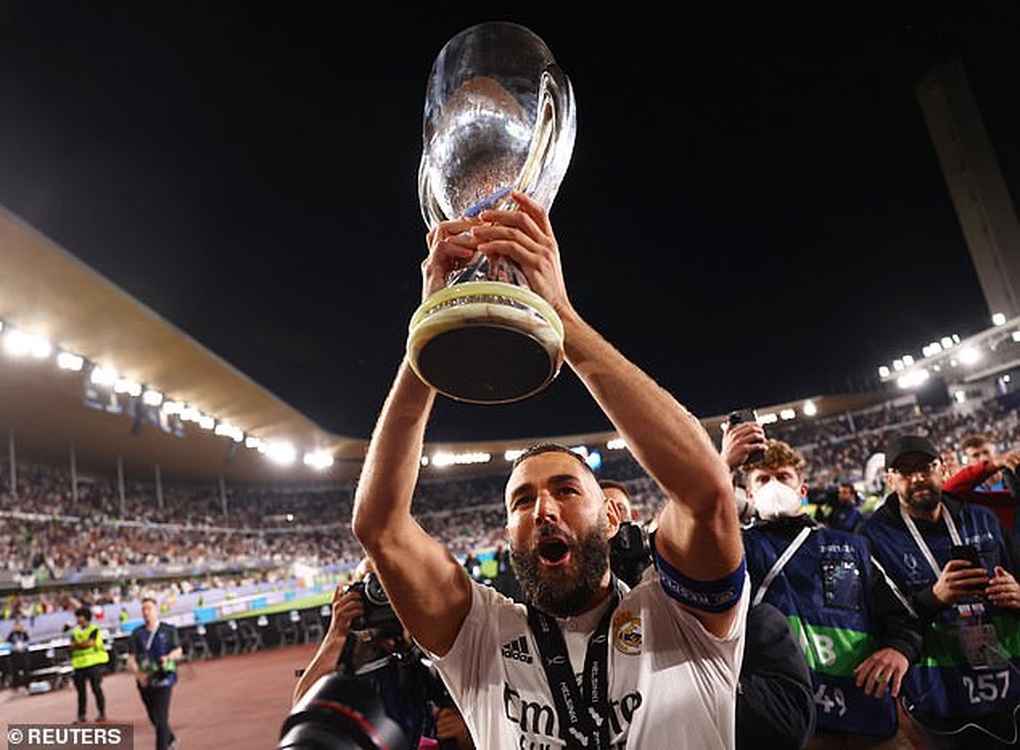Benzema tỏa sáng, Real Madrid giành Siêu Cúp châu Âu - 9 Benzema tỏa sáng, Real Madrid giành Siêu Cúp châu Âu - 9