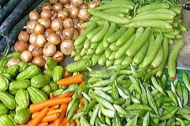 Giá thực phẩm chợ Hà Nội tăng như… bão