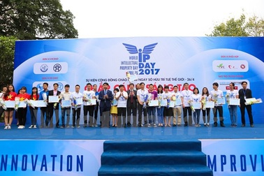 Tôn vinh vai trò của phụ nữ trong hoạt động đổi mới, sáng tạo