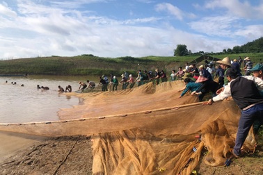 Bà bầu cùng 2 trẻ nhỏ tử vong dưới lòng hồ thủy điện