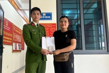 Người phụ nữ vùng cao nhờ công an tìm chủ nhân sợi dây chuyền vàng