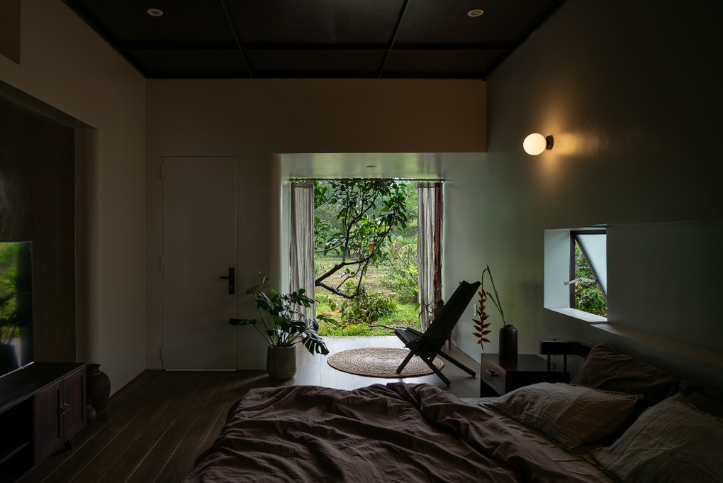 Ngôi nhà Quảng Nam với khối mái khổng lồ, bất chấp nắng nóng miền Trung - 8 Ngôi nhà Quảng Nam với khối mái khổng lồ, bất chấp nắng nóng miền Trung - 8