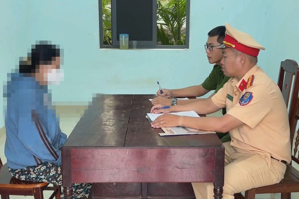 Gây tai nạn rồi bỏ chạy, người phụ nữ ngỡ ngàng khi công an tìm đến tận nhà - 2 Gây tai nạn rồi bỏ chạy, người phụ nữ ngỡ ngàng khi công an tìm đến tận nhà - 2