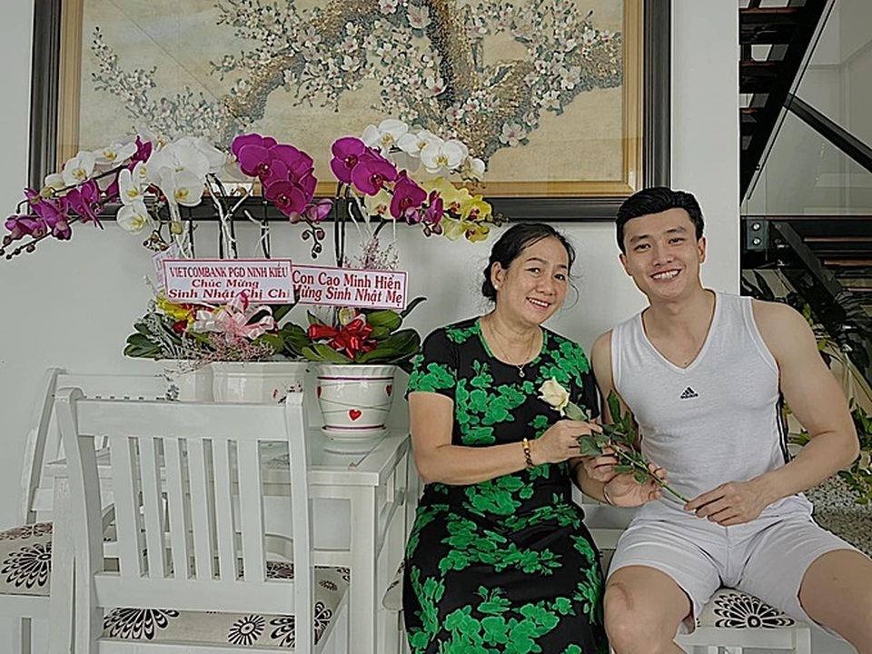 Trấn Thành hài hước “bắt trend” biến gối thành váy - 7 Trấn Thành hài hước “bắt trend” biến gối thành váy - 7