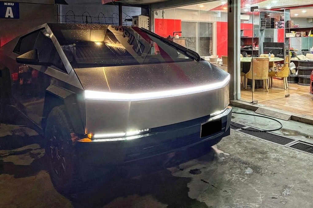 Tesla Cybertruck đầu tiên về Việt Nam, giá có thể vượt mốc 10 tỷ đồng - 1